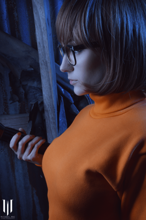 cosplaybeautys: Velma Dinkley by Jeniffer van Damsel Instagram: www.instagram.com/jenniferva