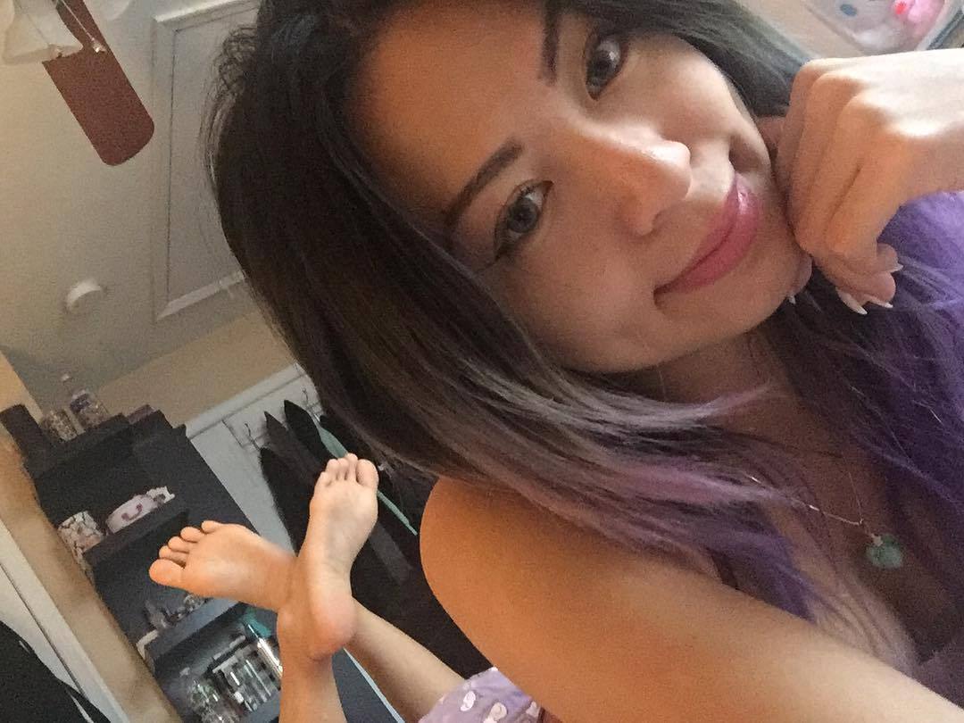 Teen Feet and Tiny Toes