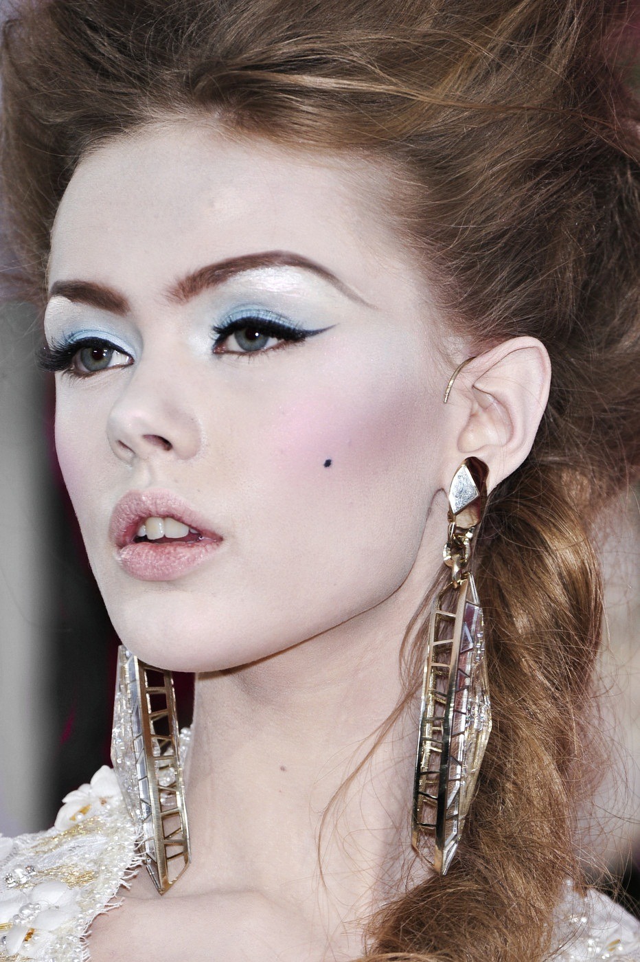 130186:  Frida Gustavsson for Christian Dior Haute Couture S/S 2010  