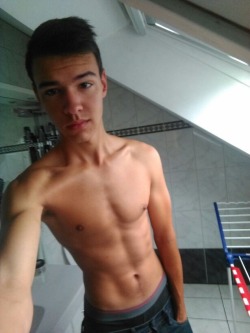 kikboy12-blog:  19y old boy form Holland, i post vid later :D 