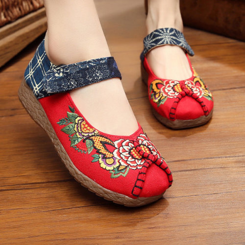 romanticandsadone: Floral Chineseknot Style Vintage Flat Shoes 001    ‖    002 &