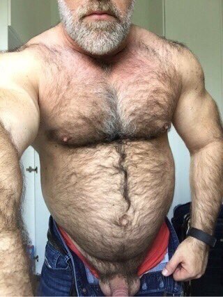 manueltop15:Un daddy así para este domingo..