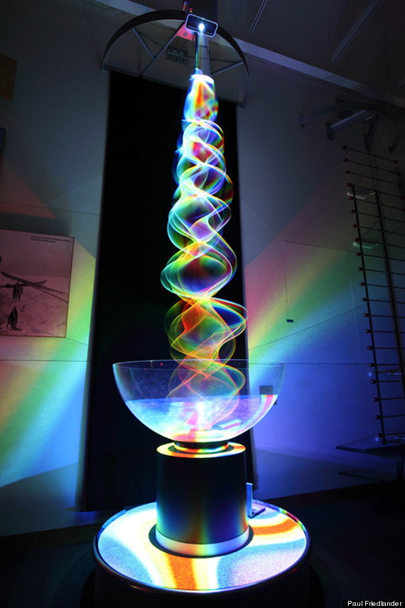 sixpenceee:  Incredible kinetic light sculptures from scientific artist Paul Friedlander