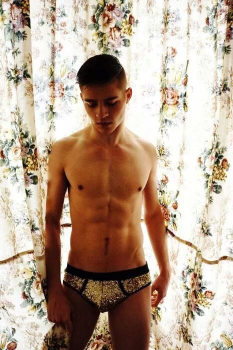 briefsgalore:  Every day new hot guys showing off their body in briefs or speedos! Check