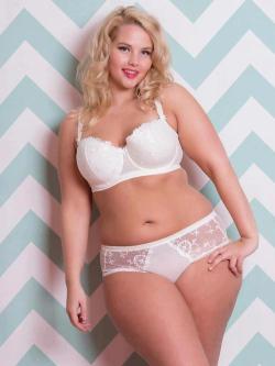 hotcurvygal:  Meet hottest curvy thick women on this largest bbw dating site!