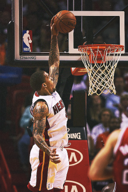 -heat:  19 points (8-12 FG). 