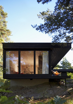 archatlas:  Summerhouse Irene Sævik Images by Ivan Brodey 