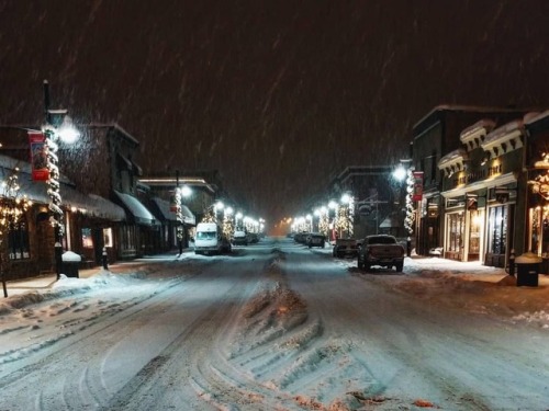 Fernie Alpine Resort-Day One 1/27/18–January Solo Snowboarding Trip–.First day here = Badass. This m