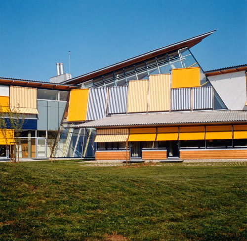 Albert-Schweitzer-Schule (1991) in Bad Rappenau, Germany, by Behnisch & Partner