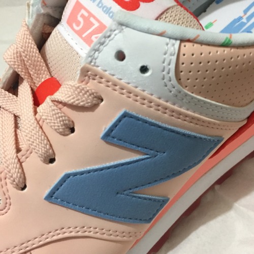 kissghost:new balance 574 state fair edition details