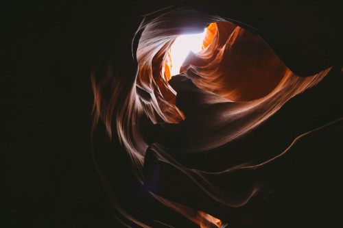 Upper Antelope Canyon By Leo Varona