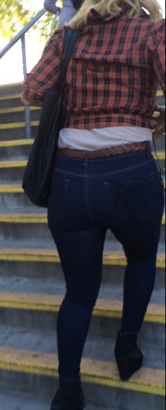 creepshotcandids:#pawg #booty #tight jeans #creepshot