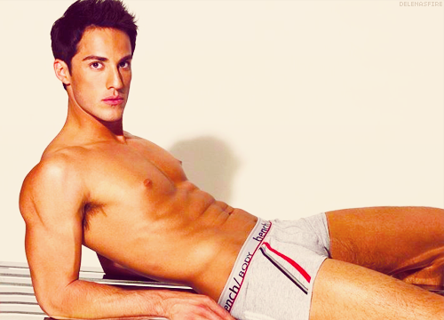 male-celebs-naked:  Michael Trevinosee more here
