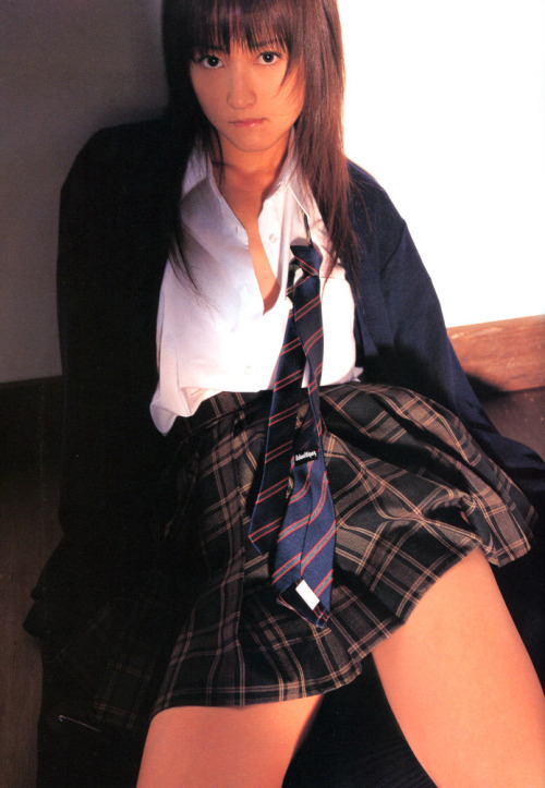 genjoshi:  eastcentury:Ayaka Komatsu,小松彩夏 http://ift.tt/1CDQ8yS
