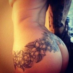 hotinkuniverse:  Beautiful Ass Tattoo