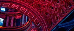escapekit:Red Lights : VaticanFrance-based photographer Aishy shares shots of  The