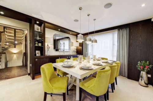 Classic Meets Contemporary at this Lavish Rental in Mayfair, LondonFavorably located on a discreet r