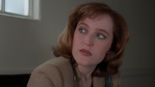 Dana Scully in The X-Files ep 1.21 Tooms