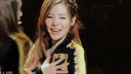 leesunkyus:    MAKE ME CHOOSE: ASKED BY anonymous↳   cute sunny or sexy sunny?