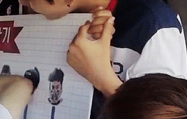 claybunny:  vmin + hands  I love it when they touch each other hands, its just really cute way of sk