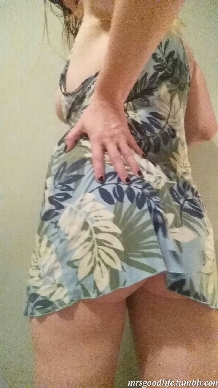 mrsgoodlife:  Took a shower, then took a lot of pics! Couldn’t choose one, so I’m
