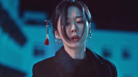 Komunyoung:  Jang Na-Ra As Hong Ji-Ah. | Sell Your Haunted House, Episode One.
