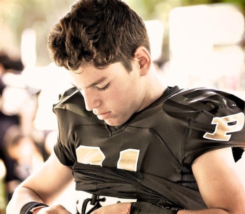 machopaedia-mexicana: An alpha man in the making. 