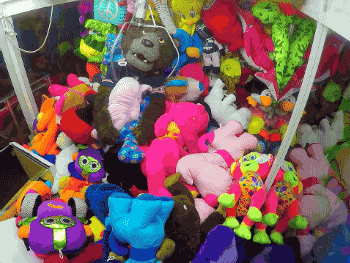 gifsboom:  Claw Toy Machine Prank. [video] 