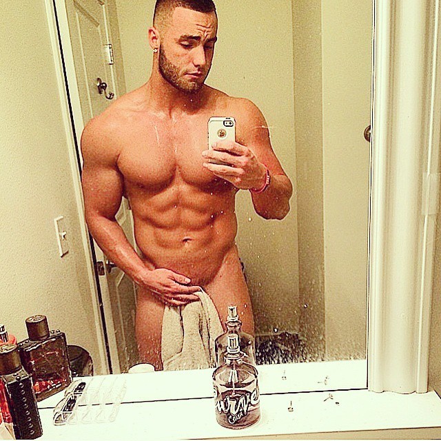 mystraightfriend:  Mystraightfriend.tumblr.com
