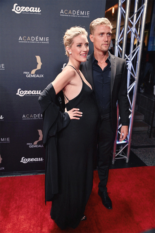  Evelyne Brochu and Nick Schirmer on the red carpet at the 33th Prix Gémeaux, 2018 