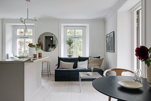 Small Scandinavian Apartment | Goteborg, SwedenLayout: (Source: alvem.com, Styling: Camilla Ber