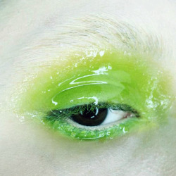 elizabethjane:  Chartreuse Jelly Eyes by kelsey annaf 