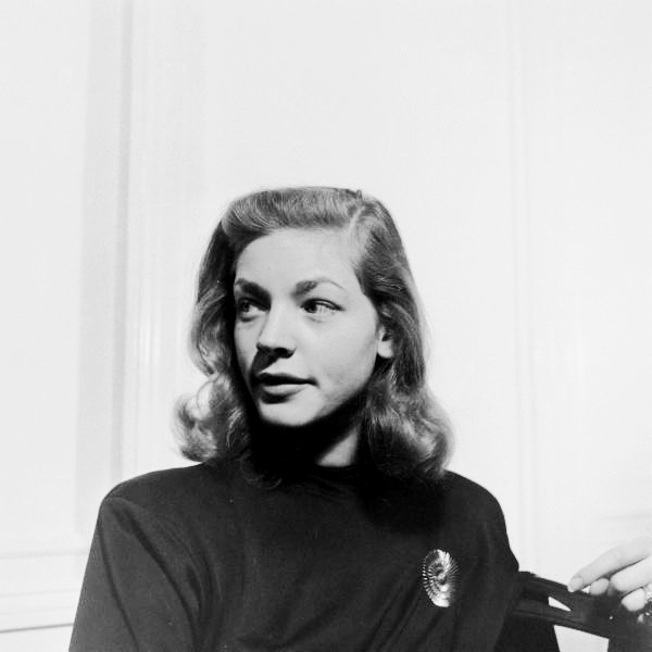 longtallsallyd:  Lauren Bacall photographed by Nina Leen, 1945.