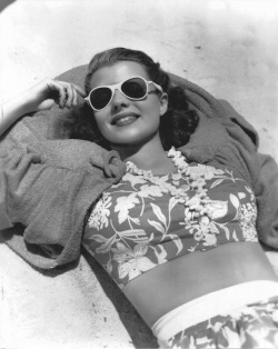 Rita Hayworth.  