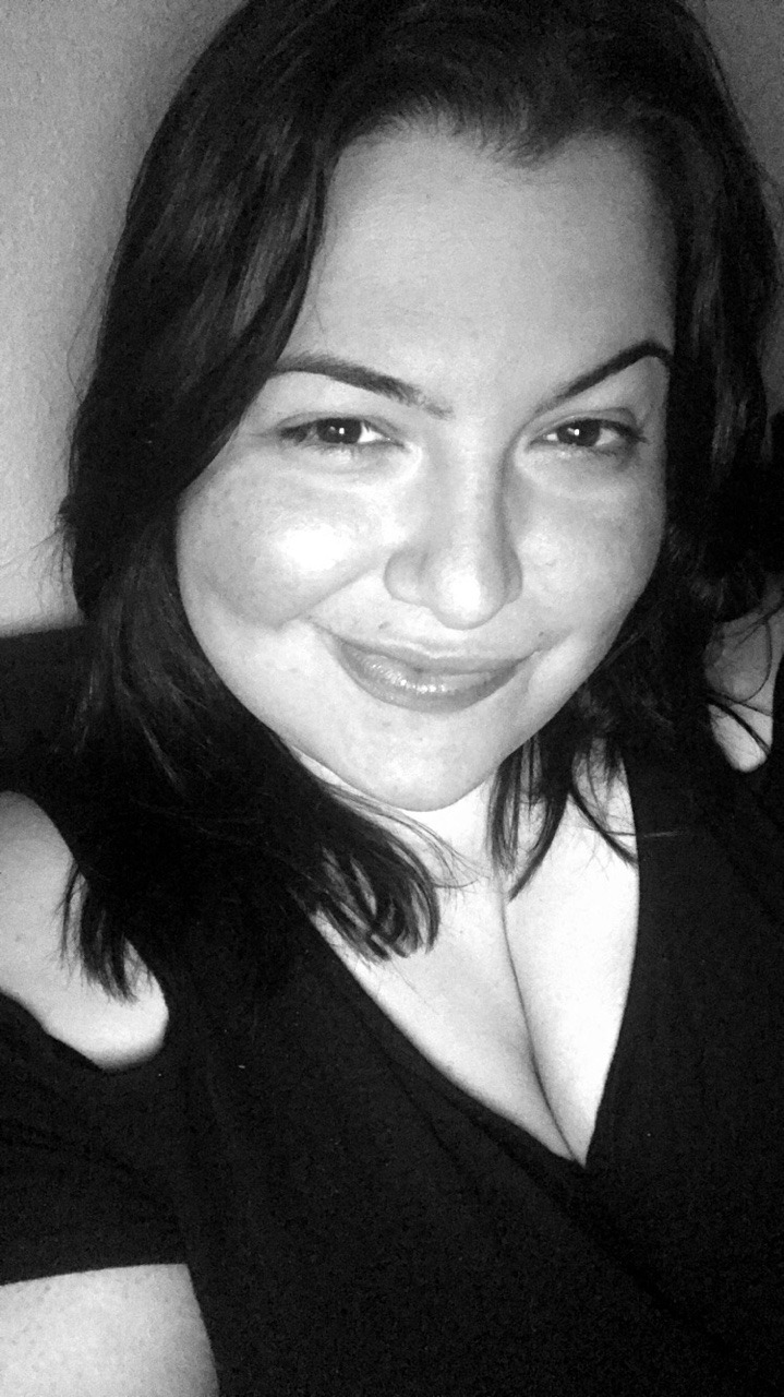 katskinx:  B+W or color? :)  I love this woman. Such an amazing smile
