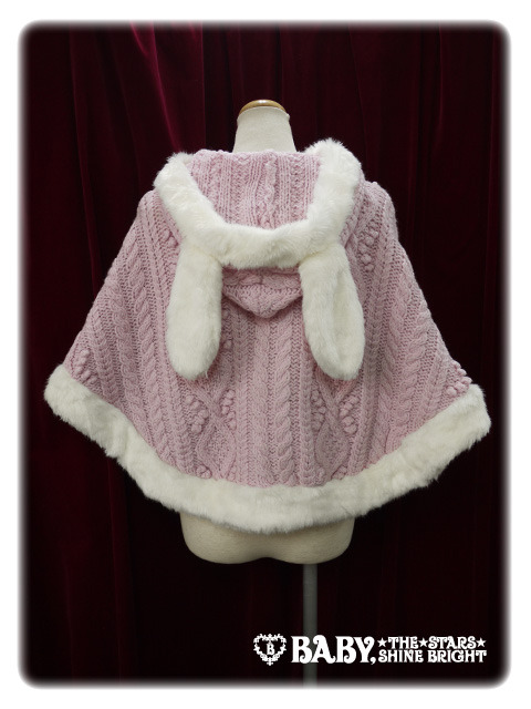 dunkstein:  homestuck-is-a-win:  lolitahime:  Alan Knit Rabbit Ear Cape  imagine the recon corps wearing these instead of the green capes tho  Amazing   oops