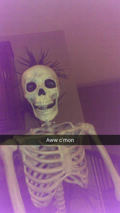 setthestageonfire: So my family got a skeleton for halloween