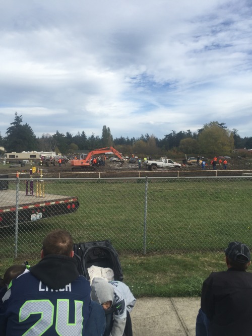 Mud bogs today, these were going through what the announcer called the booty hole 😂😂 none of them made it