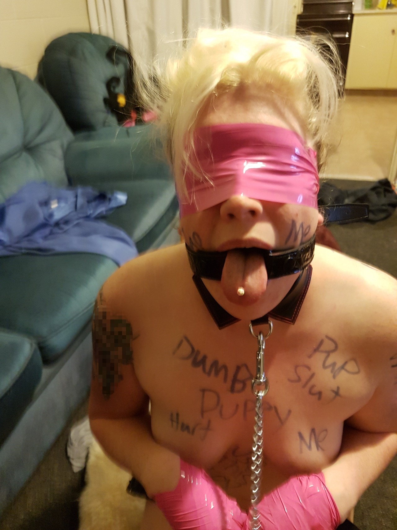 dust-king: Just a dumb animal begging for attention. It’s funny just how quickly