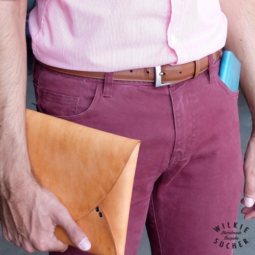 Who say men can&rsquo;t be colorful? Wilkiesucher Antique Brown Document iPad Case &amp; Oce