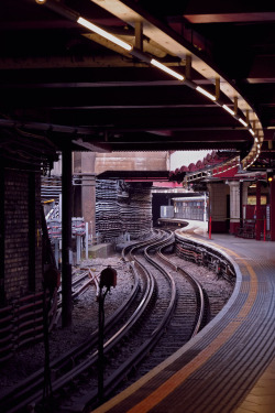 scavengedluxury:  Baker Street. London, January 2016. 