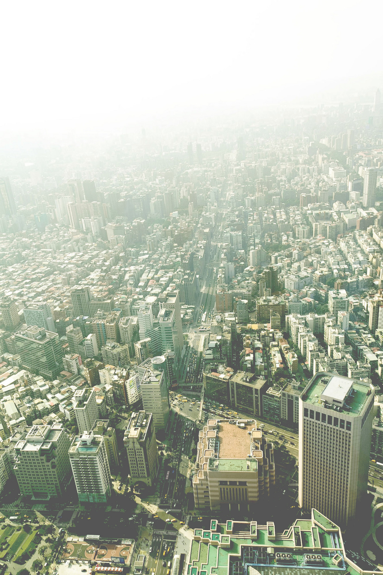 r2&ndash;d2:  Taipei by (ani lynn) | website 