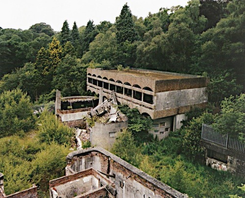 bluecote:convent wingst. peter’s seminary, cardross.photograph: christine sullivanAJ 14.9.06