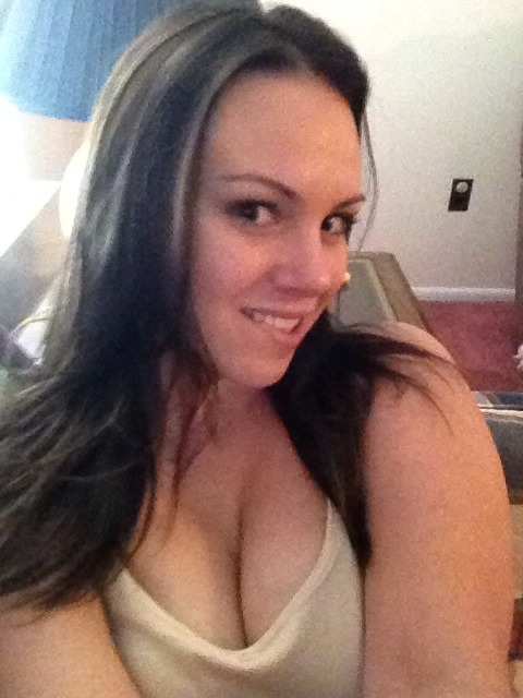 landiskey:  landiskey:  landiskey:  landiskey:Such a good lil girl ;) C'mon now boys and girls. Reblog this if you want another vid…;)  Nicole Rowan  Reblog if you’re such a pussy and won’t message me