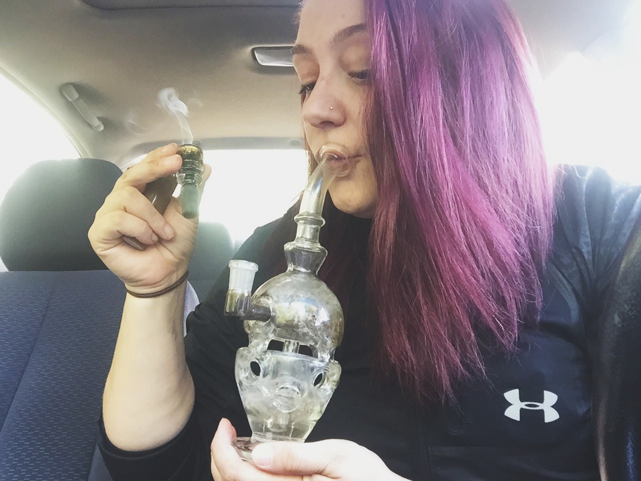 andthesorcerersstoned:  💜🍃😙💨