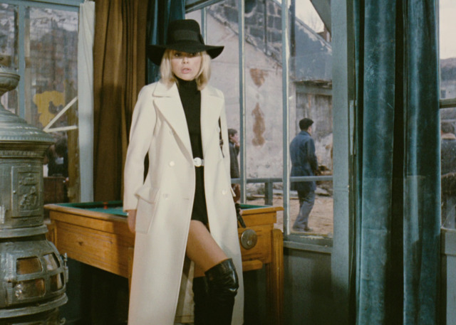 Mireille Darc in 'Elle boit pas, elle fume pas, elle drague pas, mais… elle cause !' (dir. Michel Audiard - 1970).