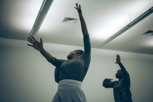 frantichairtwirler: rootsgrowdeeper: divalocity: BEHIND THE SCENES: AN ALVIN AILEY PREMIERE THAT CEL