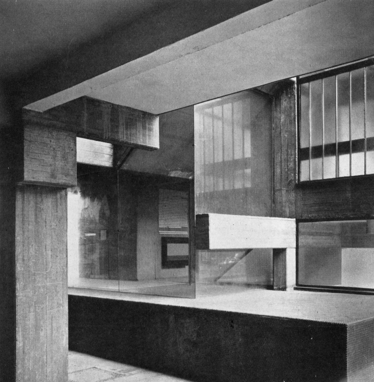 fuckyeahbrutalism:  Eros House, Catford, London, 1960-63 (Owen Luder Partnership)