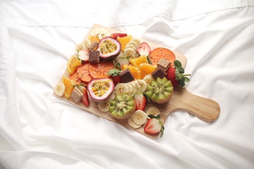 happysambam: fruit platters make me happppppy (instagram: fithealthyproject)