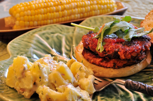 veganfeast:  Pizza Burgers, Potato Salad, Grilled Corn by tofu666 on Flickr.